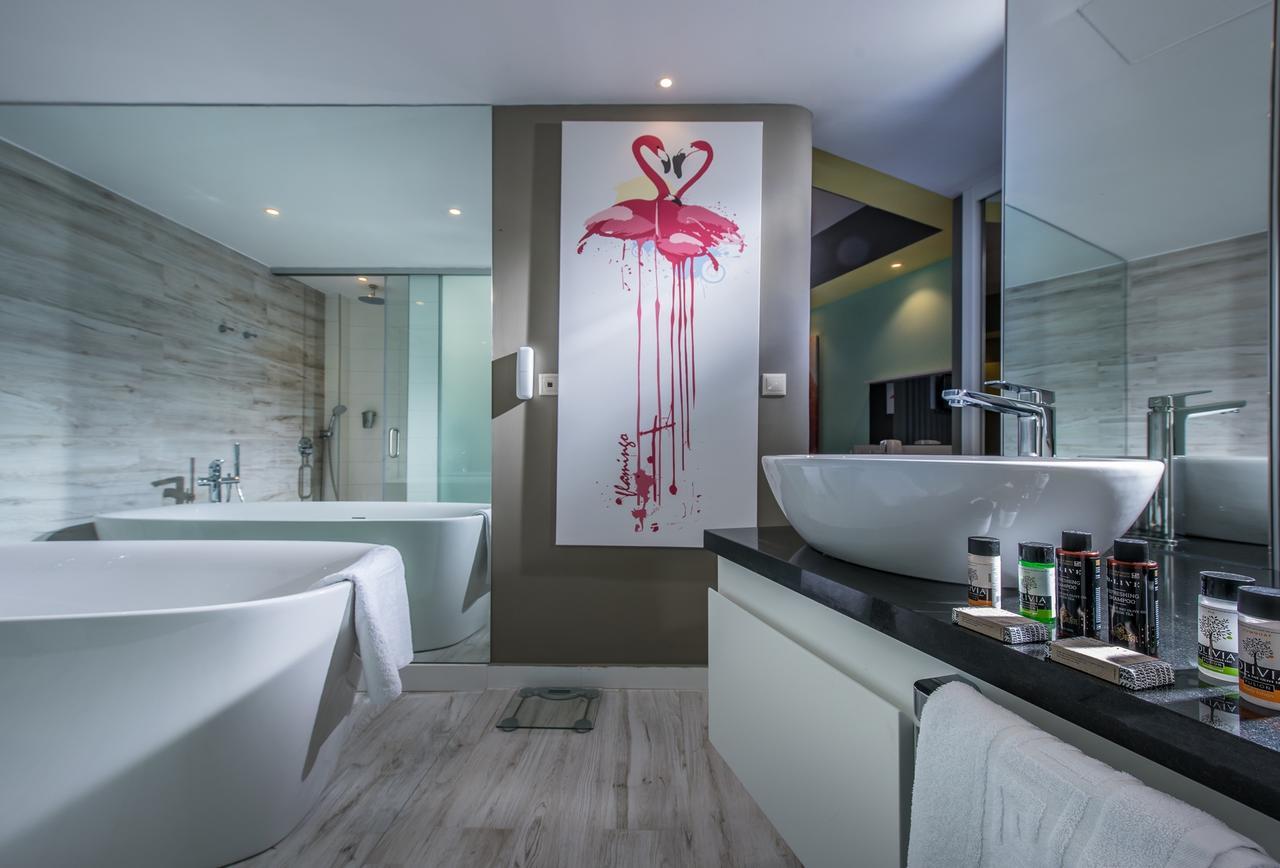 Flamingo Room